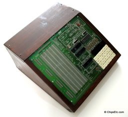 image of an Intel SDK-85 8085 Microcomputer System Development Kit