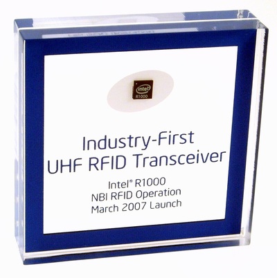first uhf RFID transceiver chip